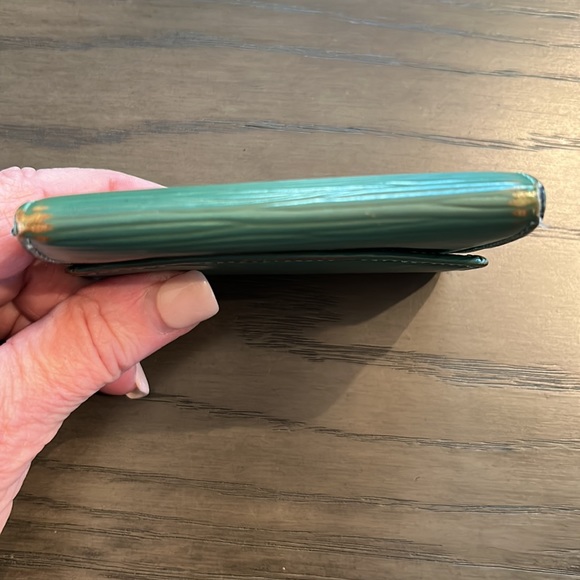 Louis Vuitton Green Epi Card Holder - Picture 7 of 12